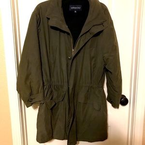 London Fog Hunter Green trench coat, size Medium